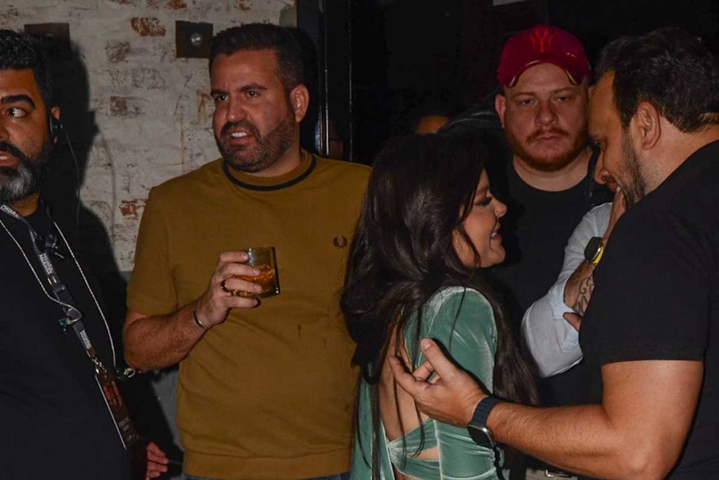 Maraisa com namorado em show de São Paulo