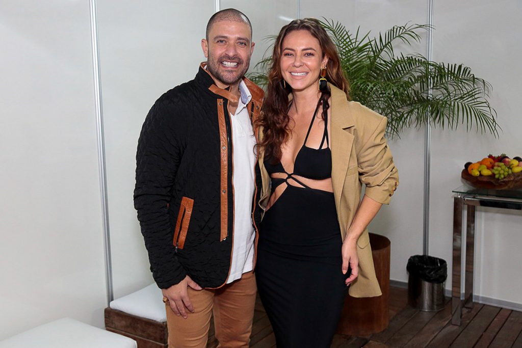 Paolla Oliveira e Diogo Nogueira posaram juntinhos