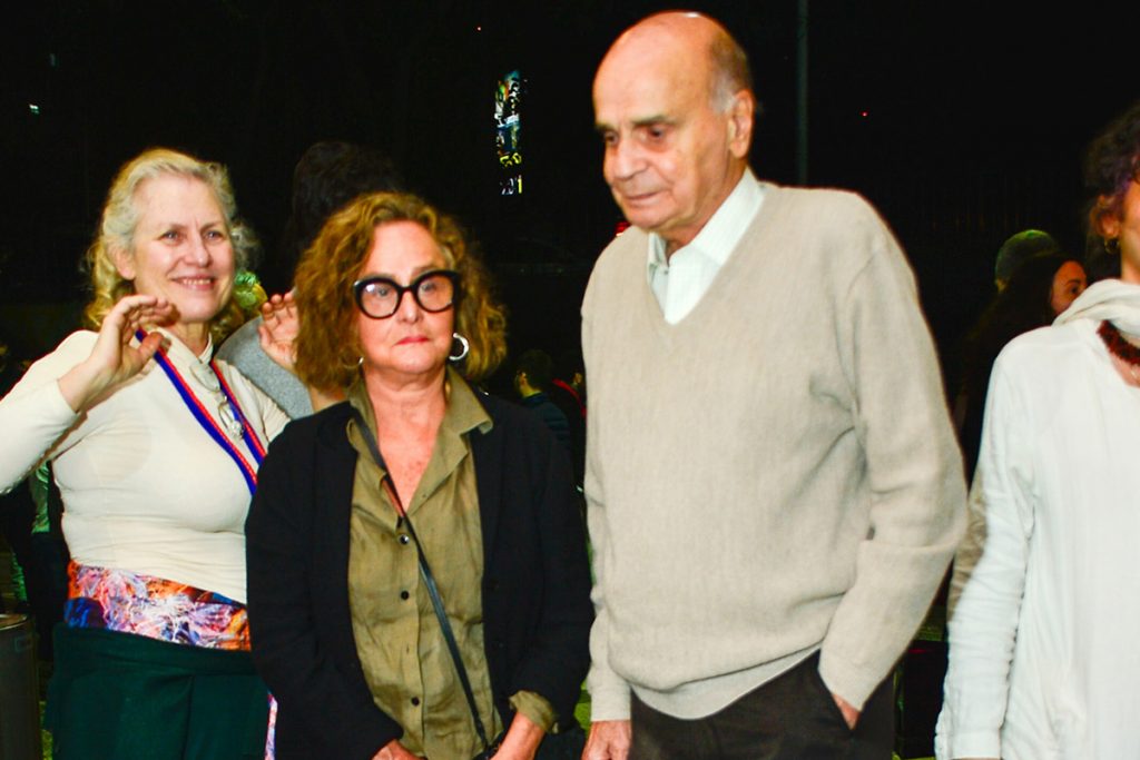 Regina Braga e Dráuzio Varella estiveram presentes no velório