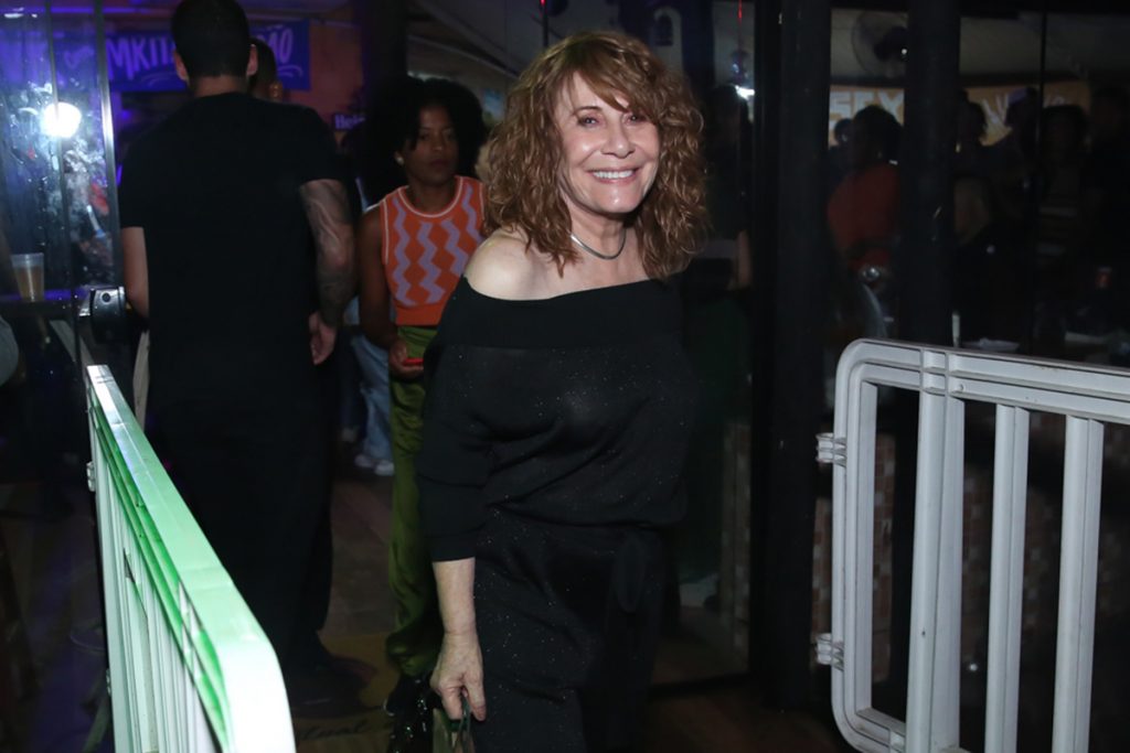 Renata Sorrah esbanjou sorrisos