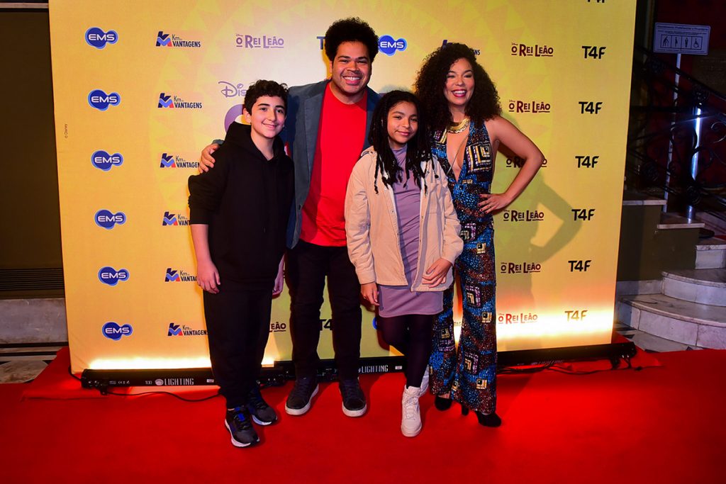 Robson Nunes posou ao lado da família