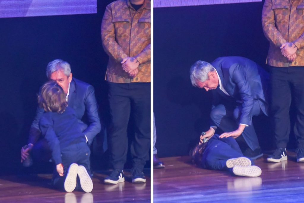 Thomas no palco com o papai, Serginho Groisman