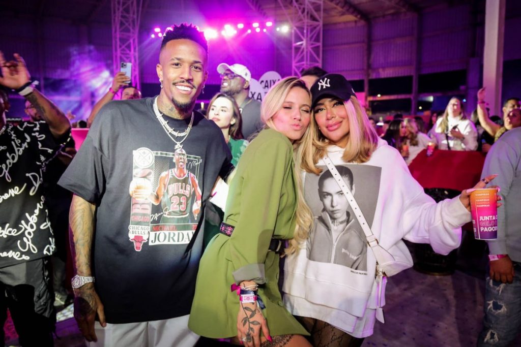 rafaella com éder militão e a namorada em show do thiaguinho