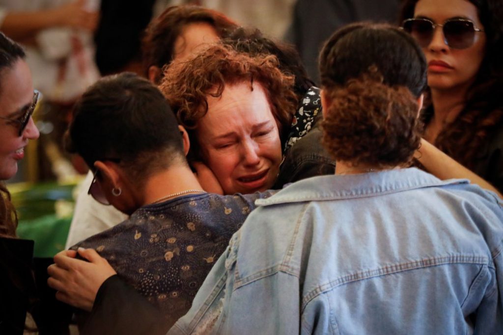 Viúva Ivone Belém se despede de João Donato