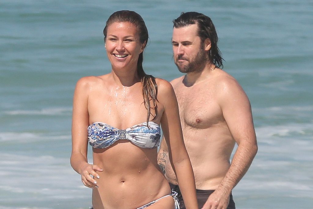 Ellen curtiu praia ao lado de Jonathan Dörr