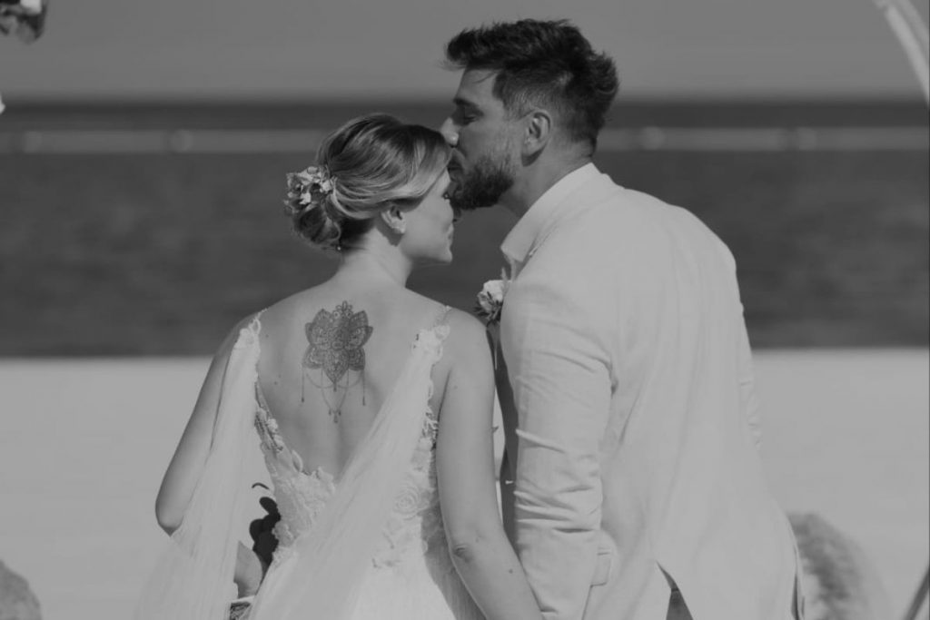 Julio Rocha e Karoline Kleine se casando