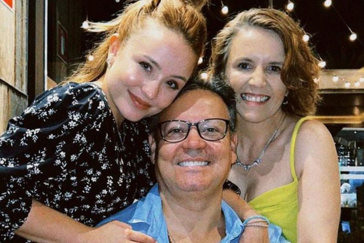 Larissa Manoela com os pais