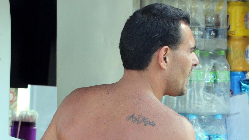 Tatuagem de Marcelo Frisoni a Ana Maria Braga