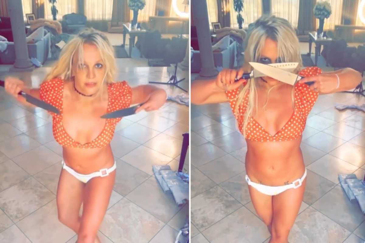 Britney Spears dançando com facas, de novo.