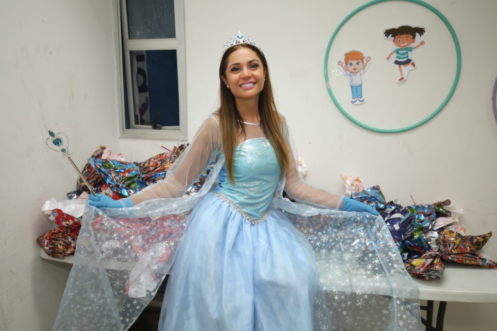 Maria Melilo vestida de Frozen