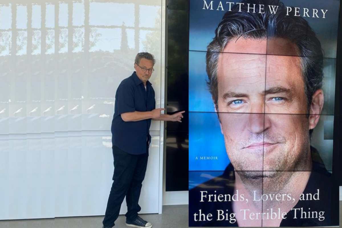 Matthew Perry apresenta seu livro