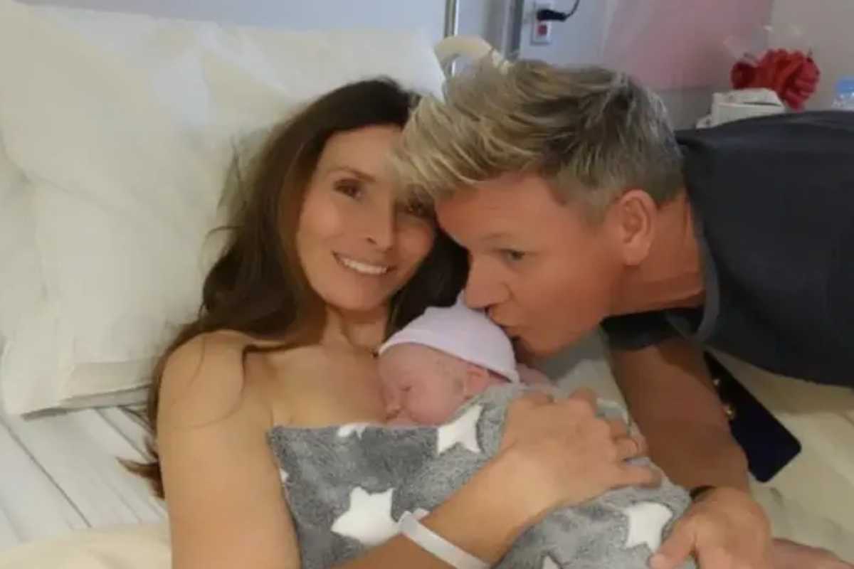 Gordon Ramsay, a esposa Tana e o filho recém-nascido
