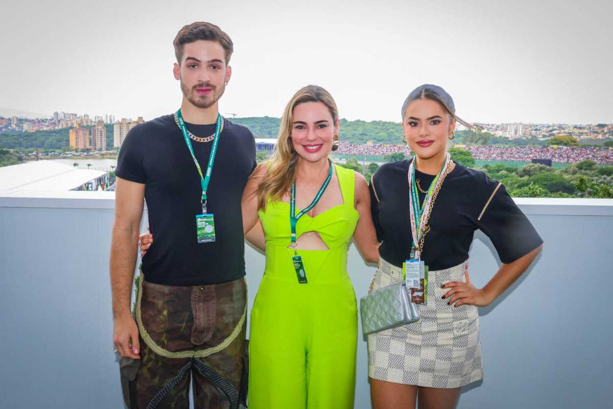 João Guilherme, Rachel Sherazade e Maisa Silva nos boxes de treino da Fórmula 1