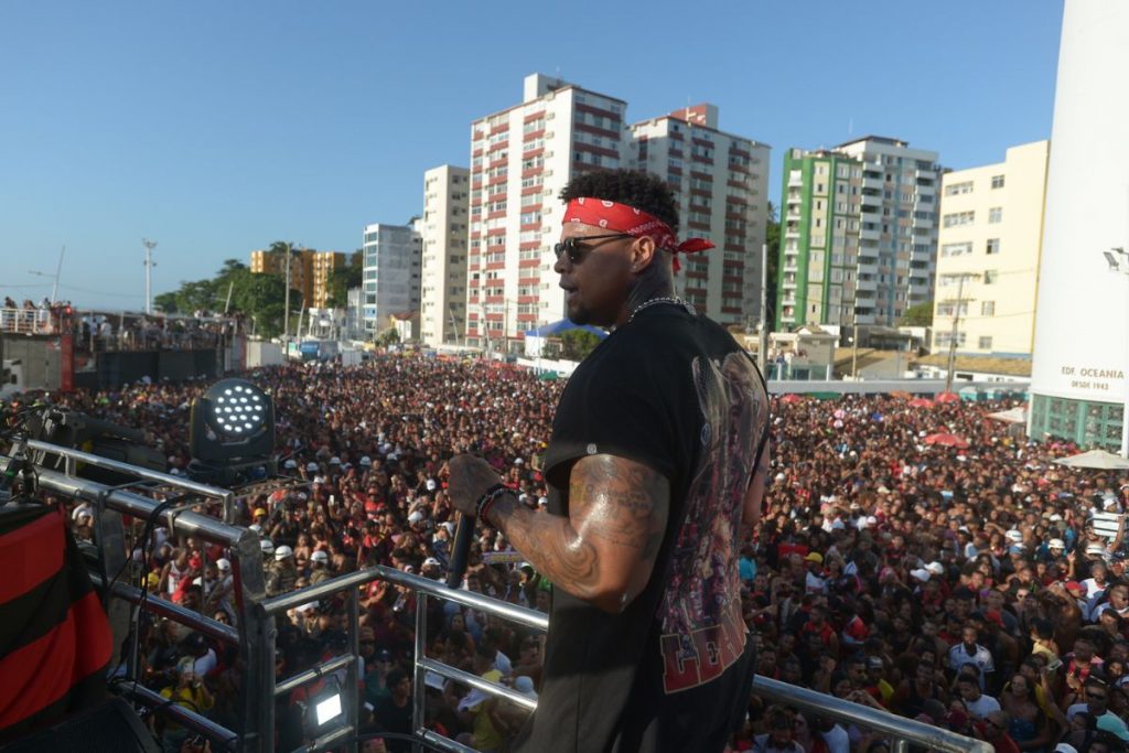 Léo Santana fez show na comemoração do título do Vitória