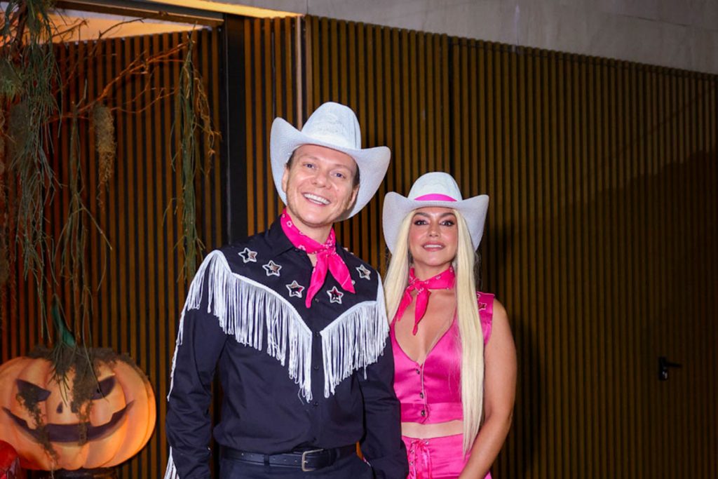 Michel Teló e Thaís Fersoza se vestiram como Barbie e Ken