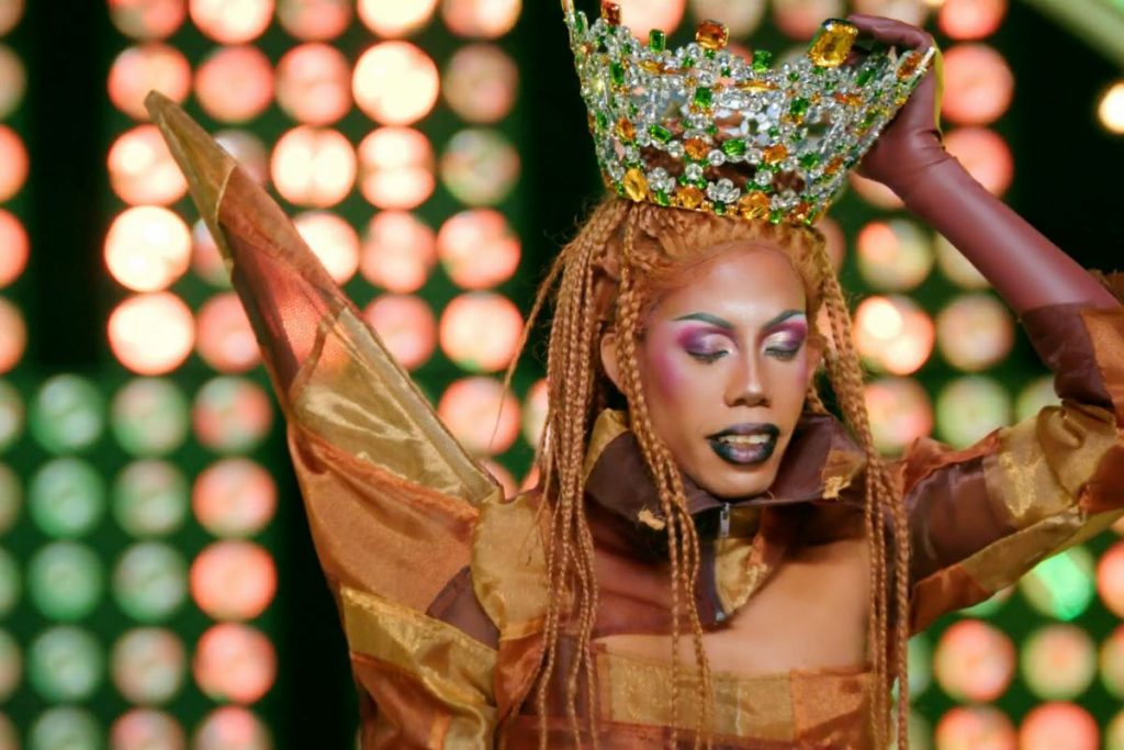 Organzza é coroada a primeira drag superstar do Brasil