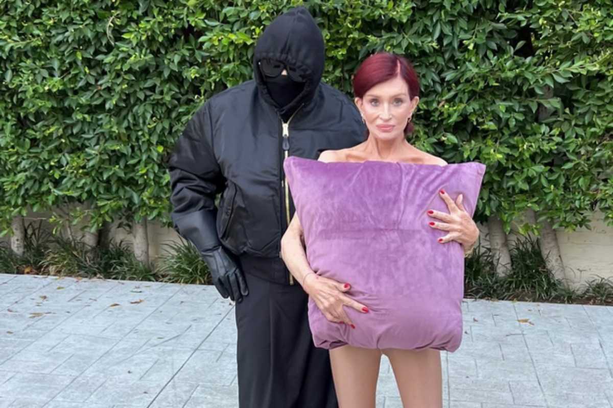 Ozzy e Sharon Osbourne fantasiados de Kanye West e Bianca Censori no Halloween