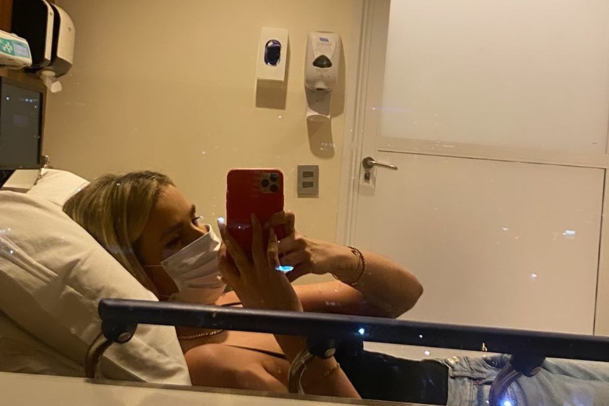 Yasmin Brunet em hospital