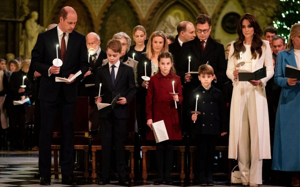 O Príncipe e a Princesa de Gales em culto de canções de natal, em apoio a crianças carentes do Reino Unido
