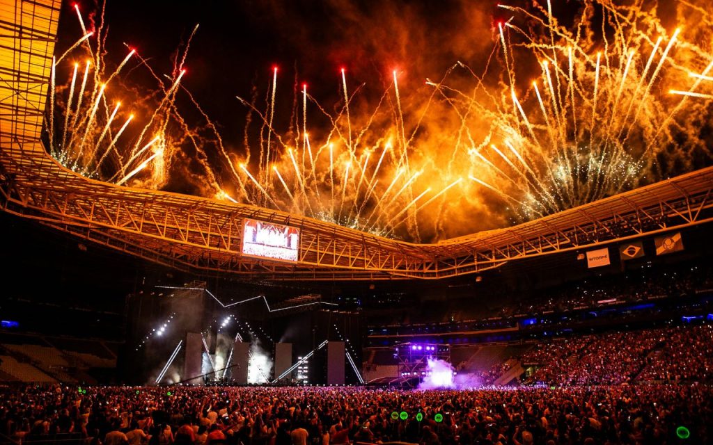 45 mil pessoas se emocionam e aplaudem show ‘Amigos’ em São Paulo