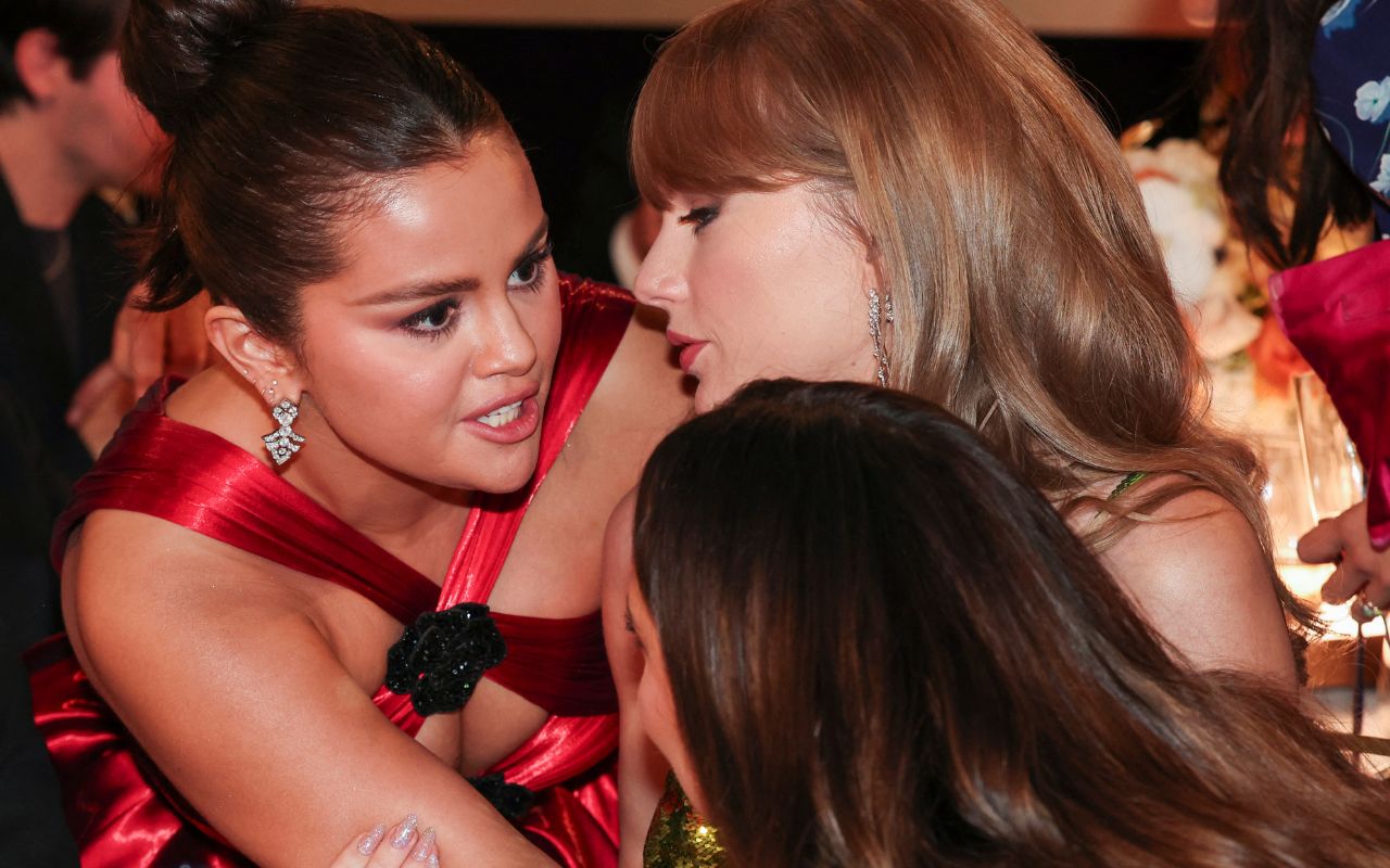 Reencontro de Estrelas: Taylor Swift e Selena Gomez Brilham no Globo de Ouro