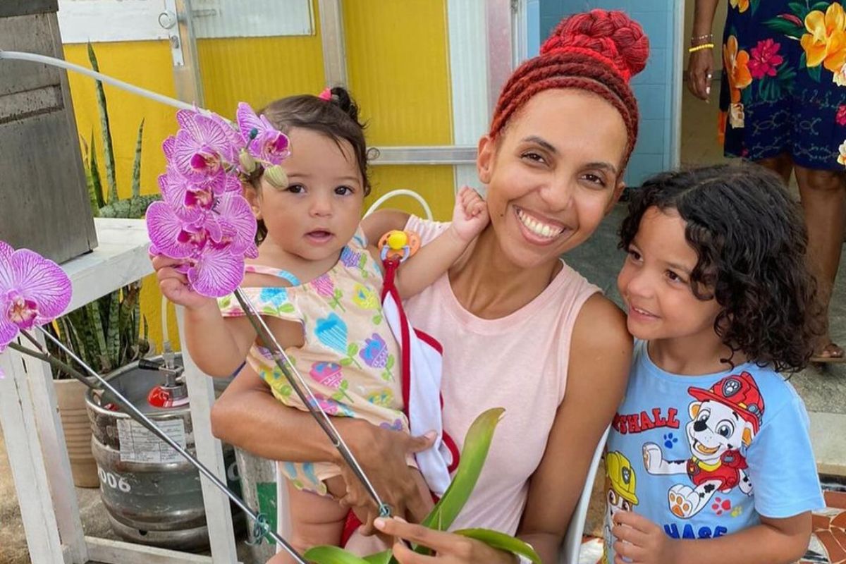 Nathália Santos com os filhos