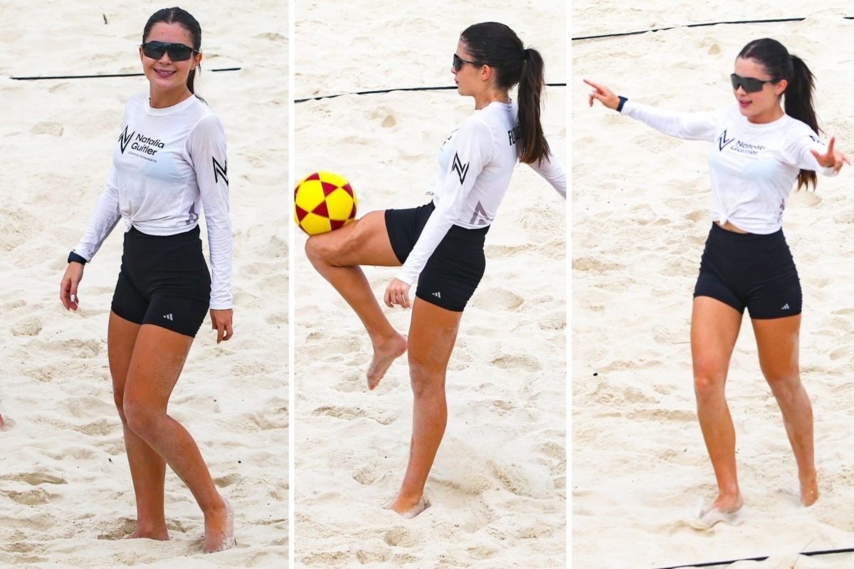 Jade Picon na praia jogando futevôlei